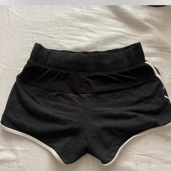 Victoria’s Secret Pink shorts - Picture 2 of 3